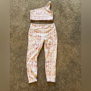 Fabletics Pink and White Tie-Dye Set  Large Top and XL Bottom